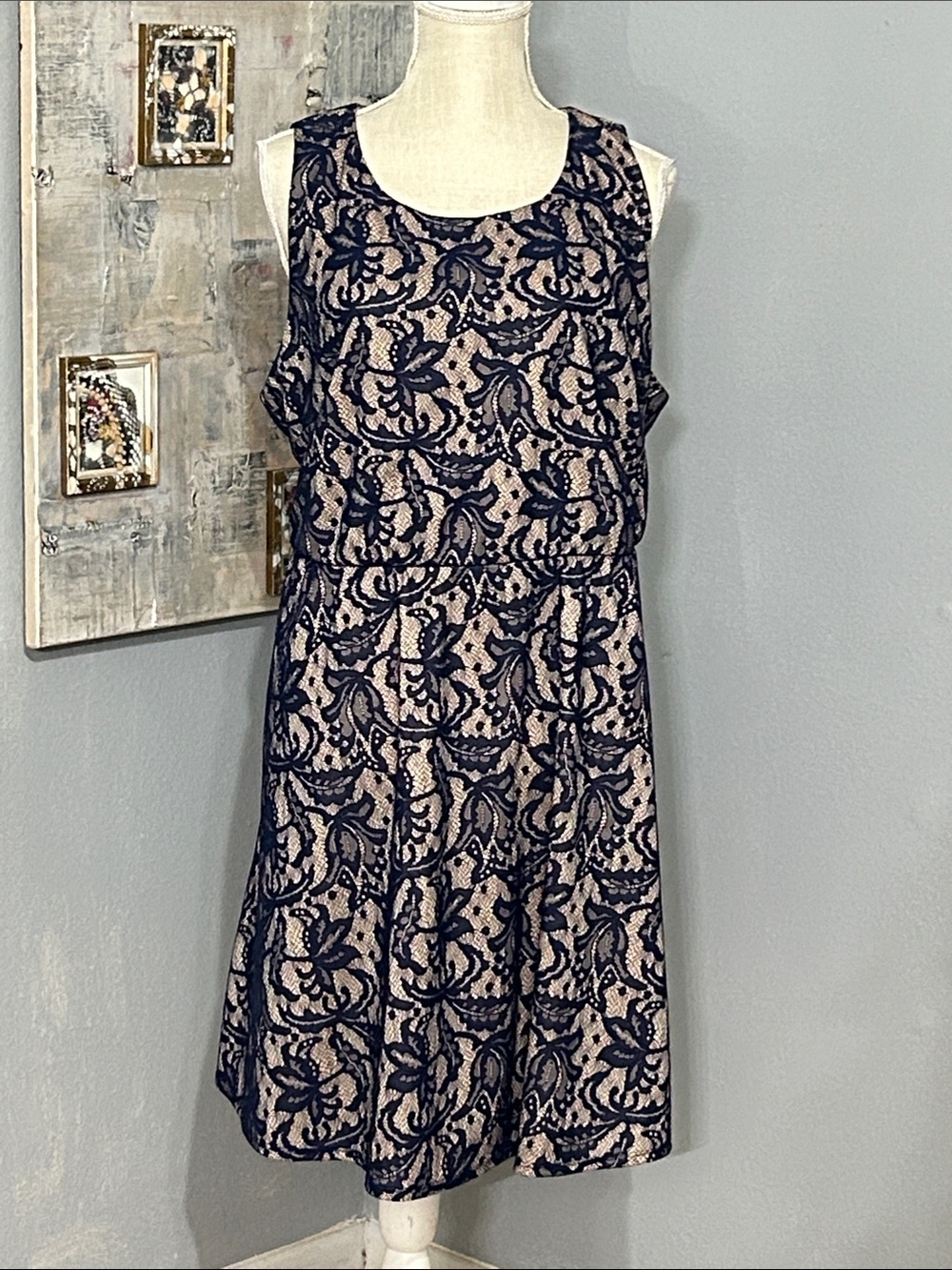 Sleeveless Navy Lace-Pattern A-Line Dress with Blouson Waist